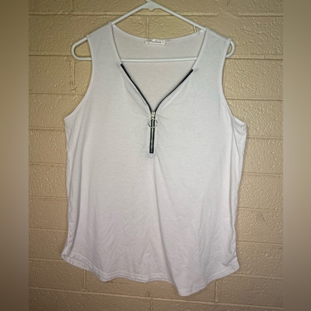 Fashion White Sleeveless Top with Zipper Detail